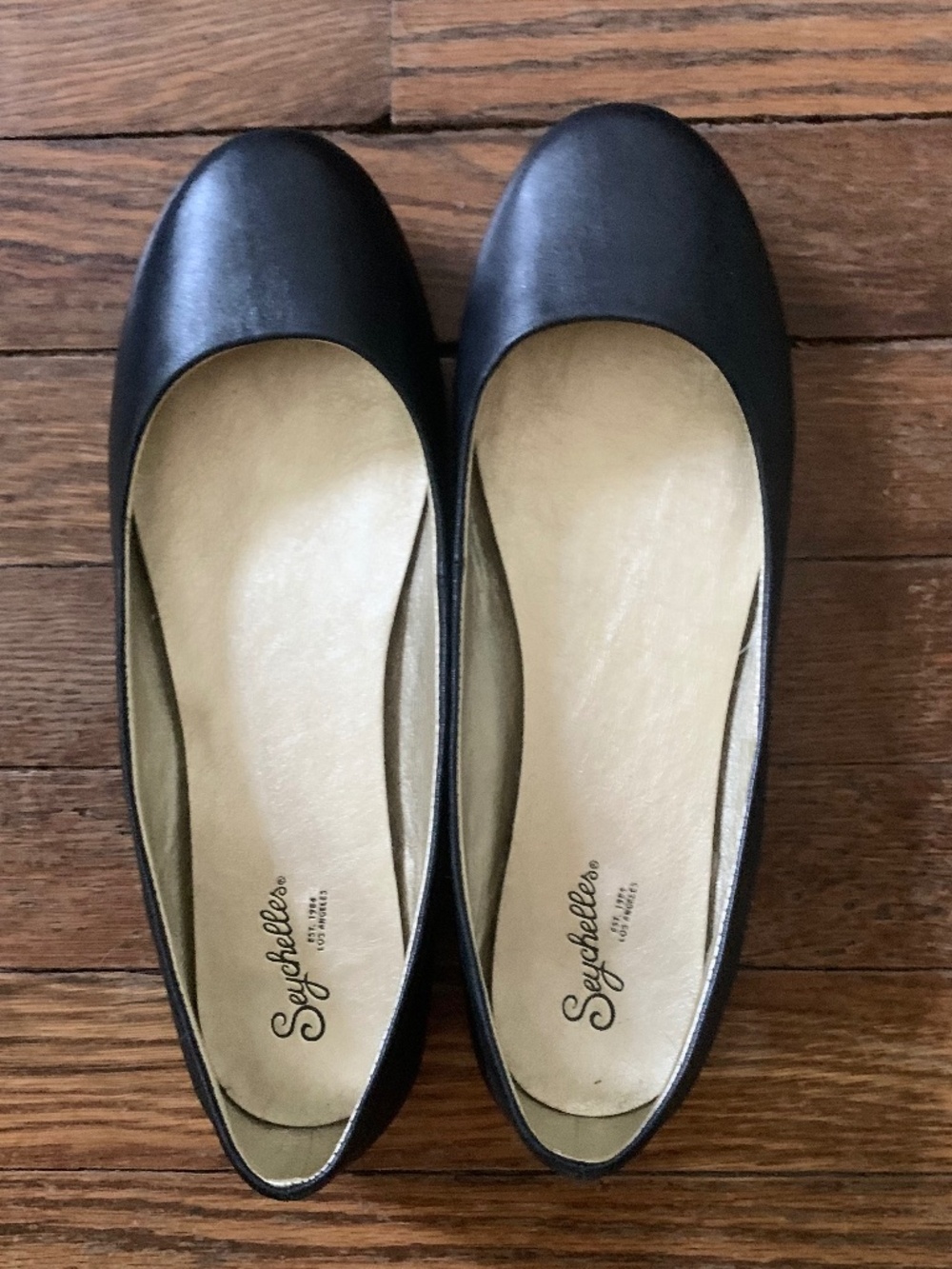 Seychelles Almost New Black Leather Preppy Ballet Flats Size 8.5